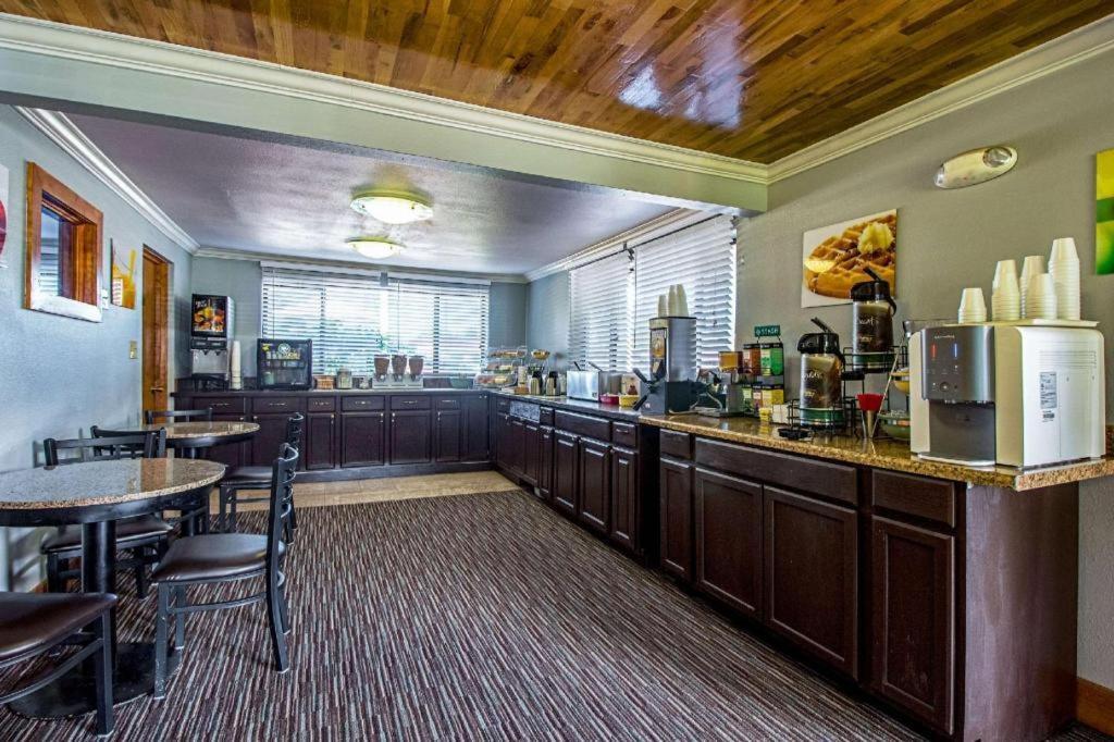 Quality Inn Olympia Near State Capital Экстерьер фото